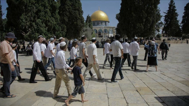 Israeli settlers continue storming Al-Aqsa Mosque amid tension