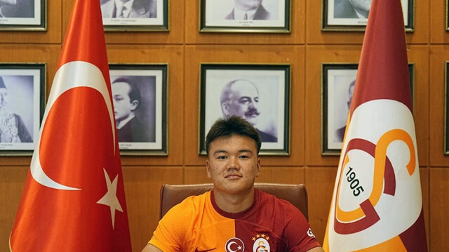 Galatasaray Beknaz Almazbekov'u açıkladı