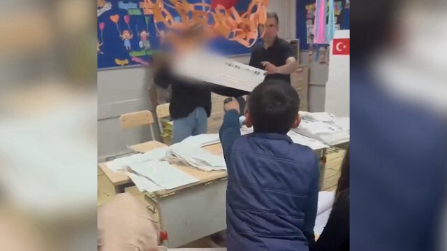Gaziosmanpaşa’da CHP’nin oy hırsızlığını sayımı takip eden çocuk fark etti
