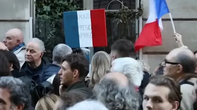 Fransa’da eski Cumhurbaşkanı Sarkozy hapse girdi