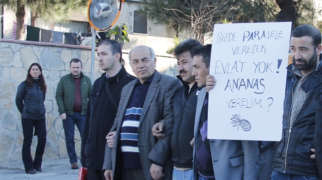 Paralele verecek evlat yok, ananas var