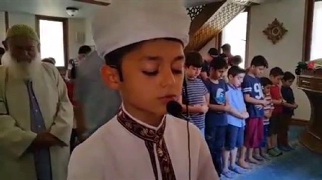 Hayran bırakan çocuk imam