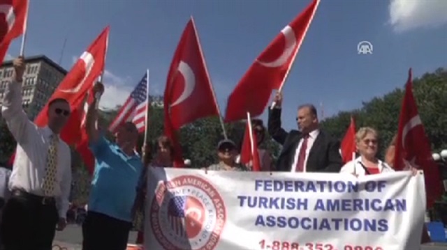 New Yorktaki Türkler terörü lanetledi