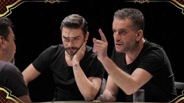 Beyazla göz gözede gergin anlar