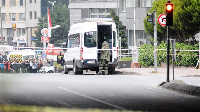 Mecidiyeköyde bombalı araç alarmı Mecidiyeköyde bombalı araç alarmı