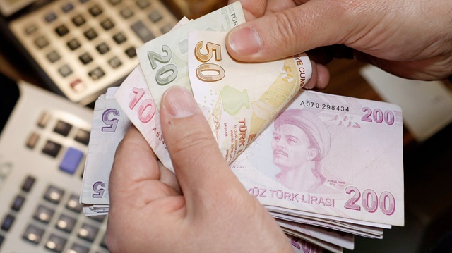 Emeklinin maaşı 1200 lira artıyor.
