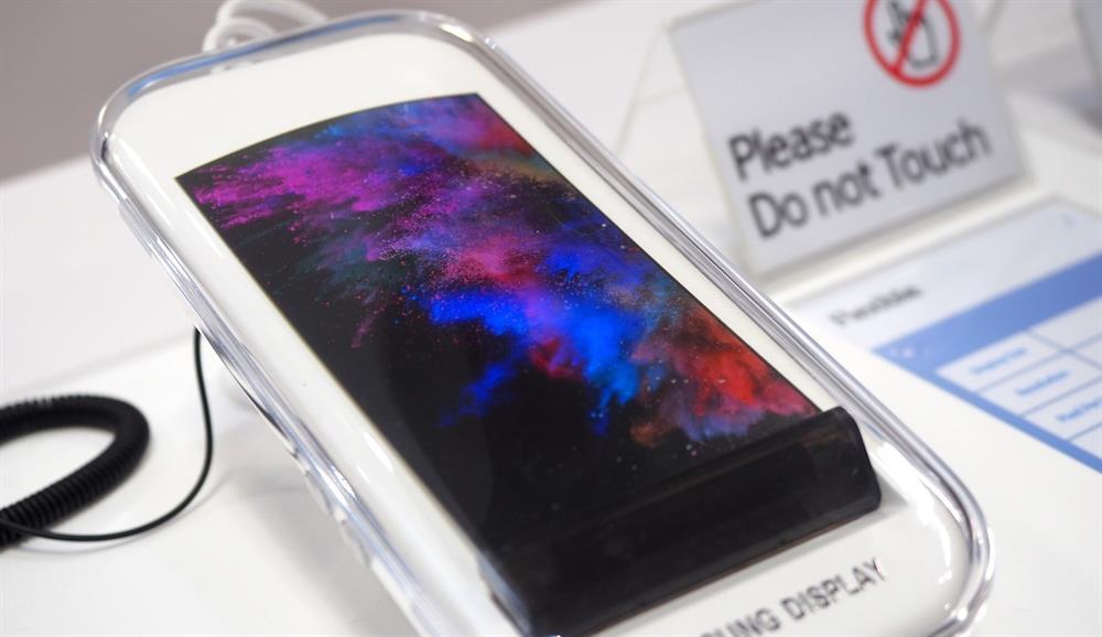 Samsung'un 2K çözünürlüklü katlanabilir ekranı bu şekilde tanıtıldı.