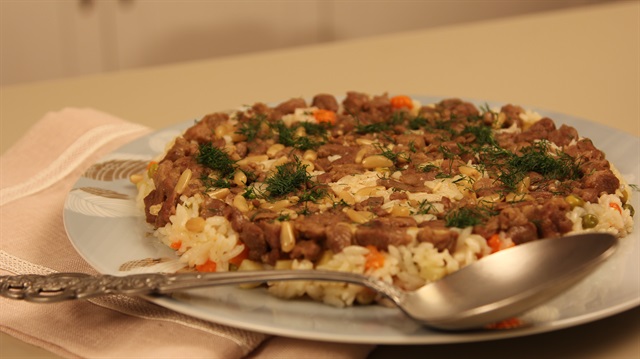 Garnitürlü etli pilav
