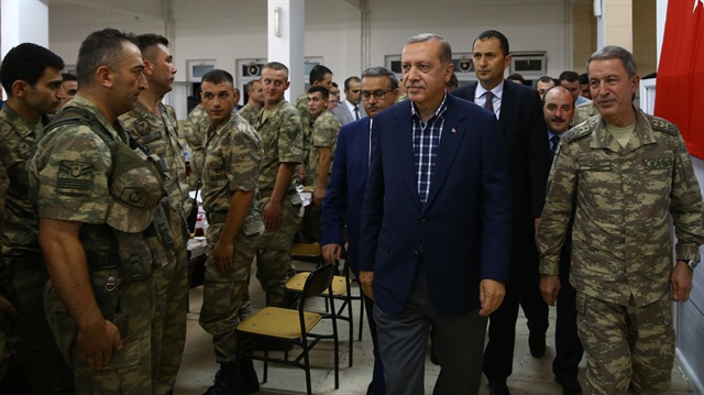 Son dakika: Bakan Hulusi Akar ve kuvvet komutanları Hatayda bir araya geldi 14