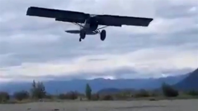Kendini helikopter sanan uçak
