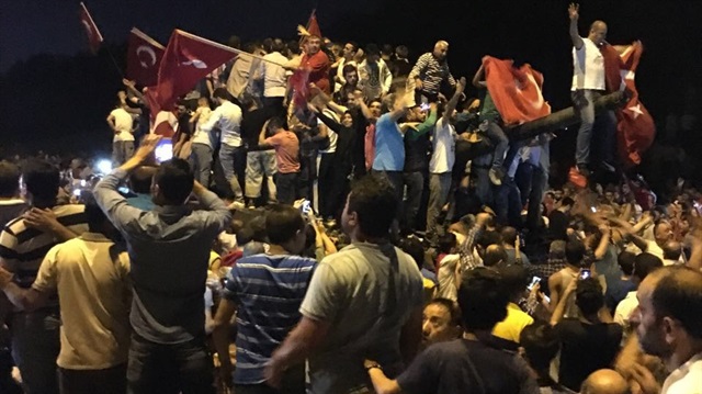 İstanbullular köprüye akın etti