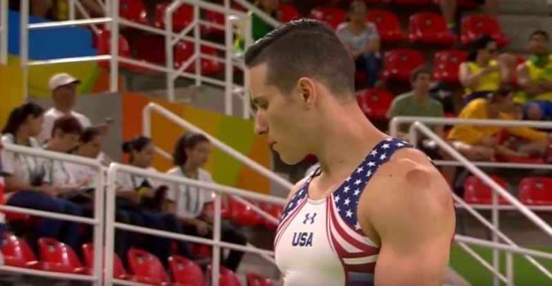 ABD'li cimnastikçi Alex Naddour müsabakalara 'Hacamat' yöntemiyle hazırlandığını açıkladı.