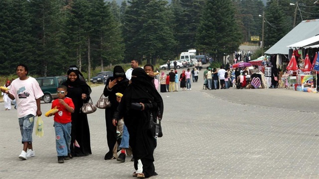 Arap turistler, ilkbahar aylarında Karadeniz Bölgesi’ne yaptıkları rezervasyonlarını ağustos ayı itibarıyla yeniden Bursa’ya yöneltti.