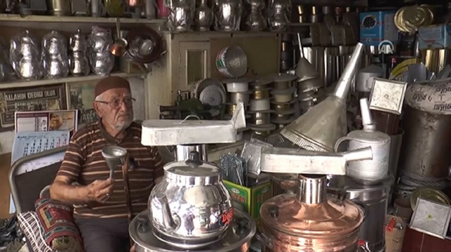 60 yıllık mesleğini oğullarına öğretemeden bıraktı