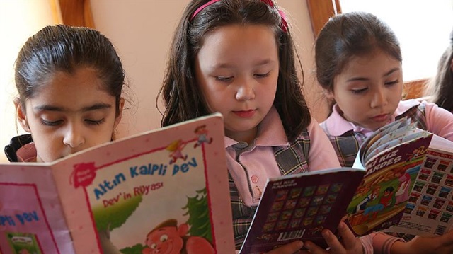 Mustafa Ruhi Şirin,dünyada ve Türkiye'de en çok okunan kitap türünün masal olduğunu belirtti.