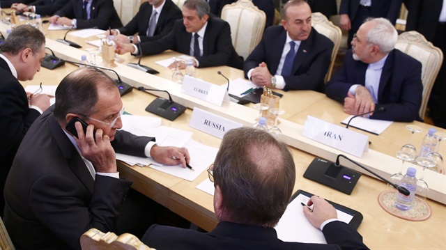 Lavrov, Çavuşoğlu ve Zariften ortak bildiri Lavrov, Çavuşoğlu ve Zariften ortak bildiri