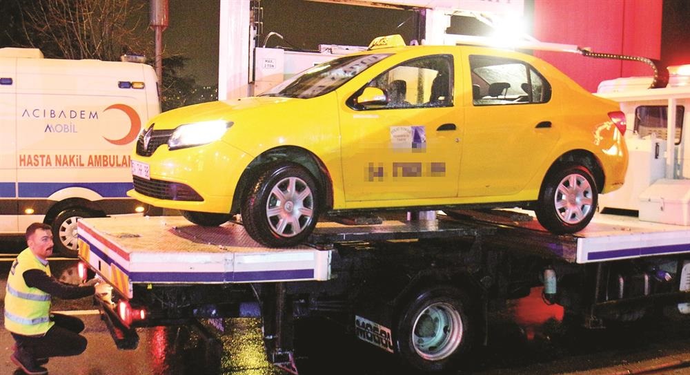 The taxi used by the gunman was taken by police forces to be examined.