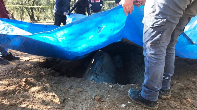 İznik'teki bir zeytinlikte Roma dönemine ait mermer lahit bulundu.