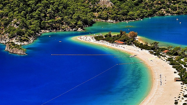 Muğla'nın Fethiye ilçesindeki turizmciler, turizm sezonun geçen yıla göre daha iyi geçmesini bekliyor.