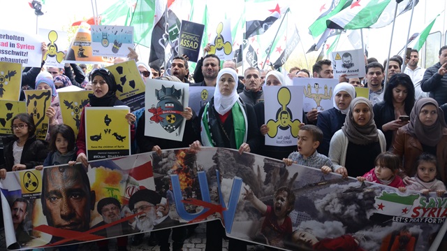 İdlib'deki katliam Viyana'da protesto edildi