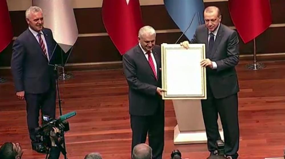 Cumhurbaşkanı Erdoğan üyelik beyannamesini imzaladı.