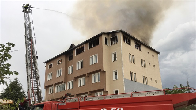 Burdur'un Gölhisar ilçesinde FETÖ ile bağlantısı nedeniyle kapatılan dershanede çıkan yangın, hasara neden oldu.