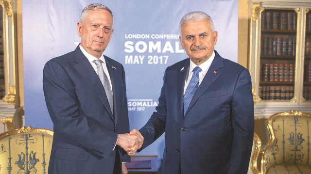ABD Savunma Bakanı
James Mattis ve Başbakan Binali Yıldırım