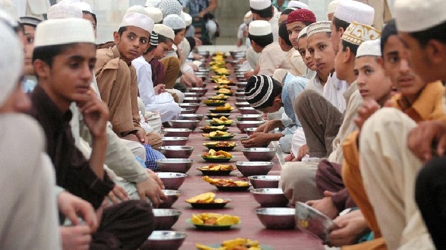 Muslims welcome holy month of Ramadan