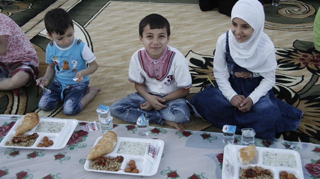 Suriyeli yetim çocuklar iftarda buluştu