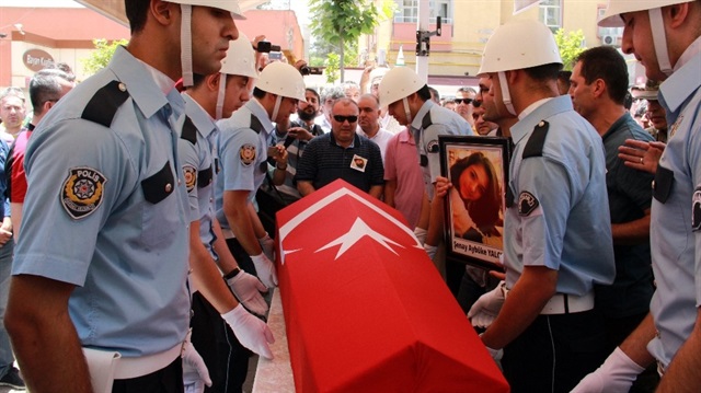 Kozluk'ta terör saldırısında şehit olan öğretmen için tören düzenlendi.