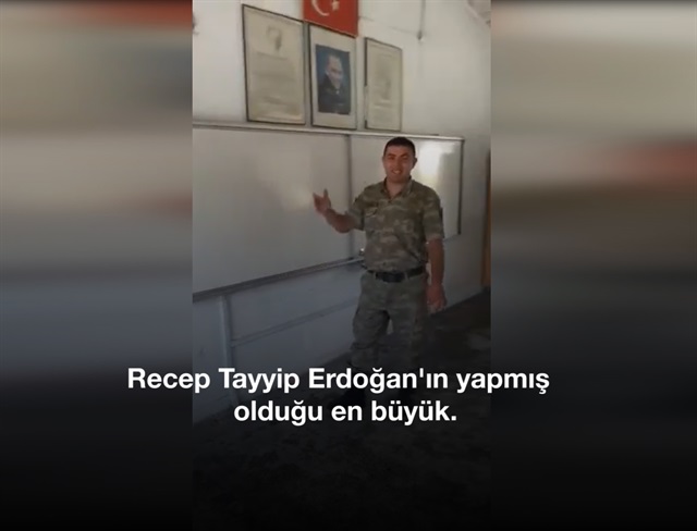 Mehmetçiğin köy okulunda çektiği görüntüler