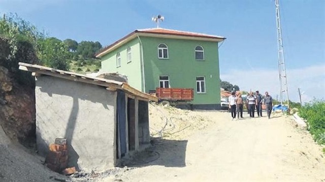 Sarıbekir Çiftliği’nde yapılan cami.
