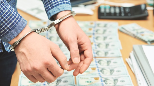 Terörün mali kaynağına vergi kıskacı