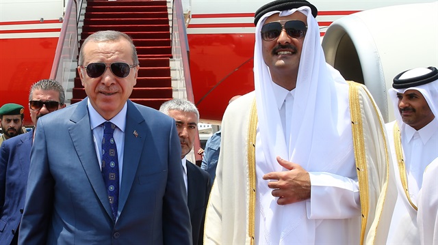 Katar Emiri Cumhurbaşkanı Erdoğan'ı Havalimanında karşıladı