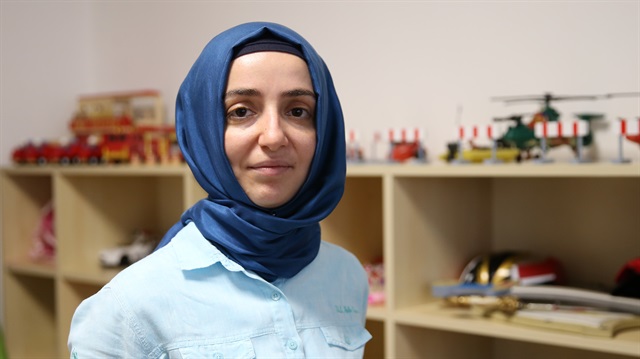 Öztürk, "savaş travması yaşamış bu kişileri nasıl tedavi edeceğimizi sahada öğrendik" dedi.