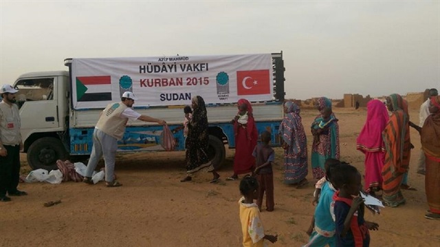 Hayırseverleri dünyanın dört bir köşesindeki kurban heyecanına ortak olmaya davet eden vakıf, toplanan kurban bağışlarıyla 40 ülkede mazlum, mağdur ve kimsesizlerin yardımına koşacak.