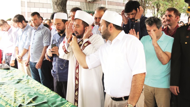 İmam babanın ikiz acısı