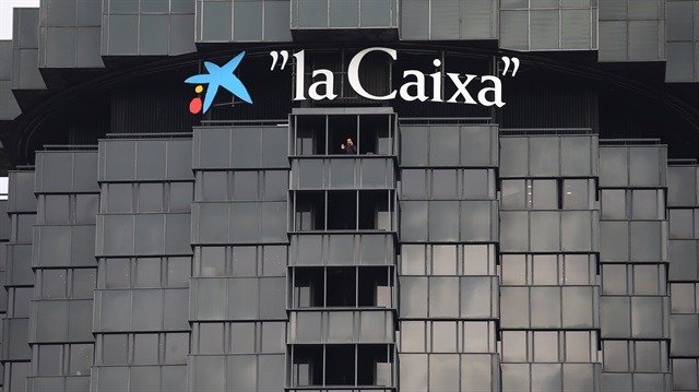 Spain: Banks flee Catalonia amid political instability