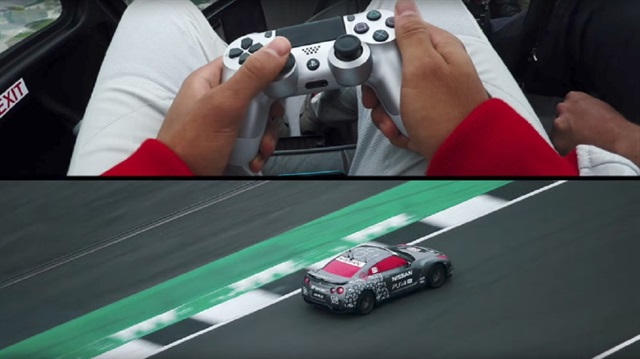 Playstation 4 kolu ile yarış arabası sürdü