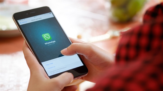populer mesajlasma uygulamasi whatsapp a gelen mevcut konum ozelligi sayesinde kullanicilar yakinlarina verdigi izinler - instagram profiline telefon konum e mail ekleme nasil yapilir