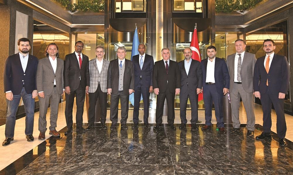 Somali Prime Minister Hassan Ali Khaire met with Albayrak Holding Chairman Ahmet Albayrak as well as board members Nuri Albayrak, Kazım Albayrak, Faruk Albayrak and Mesut Albayrak. Khaire also met with TVNET and Yeni Şafak Editor-In-Chief İbrahim Karagül, Piri Media General Manager Ömer Karaca and Bursa MP Cemalettin Kani Torun. 