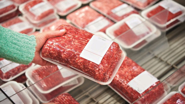 BİM ve A101'in ucuz et satışı süpermarketler zinciri Migros'u harekete