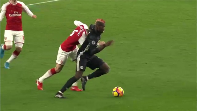 Nefes kesen derbide United güldü: Arsenal 1-3 Manchester United
