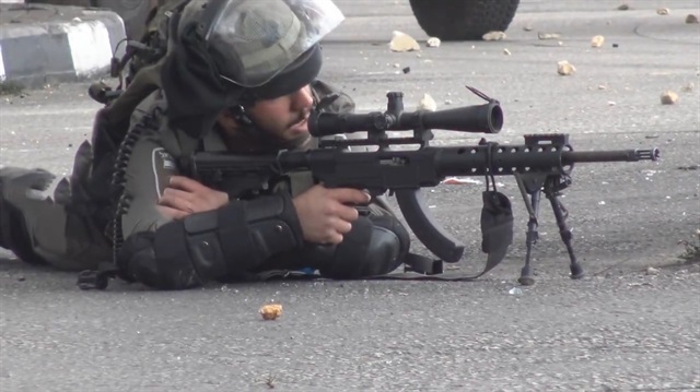 İsrailli keskin nişancı taşla böyle vuruldu! ile ilgili görsel sonucu