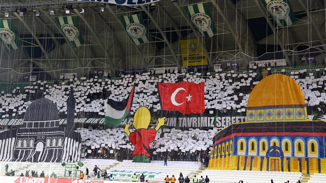 Konyaspor taraftarından muhteşem kareografi