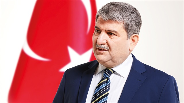 Torun, “Öğrencilere kesintisiz burs sunulacak. Hangi Afrika ülkesiyle ilgili çalışıyorsa o ülkelere giderek eğitim alacak, yerel dilleri öğrenecek” dedi