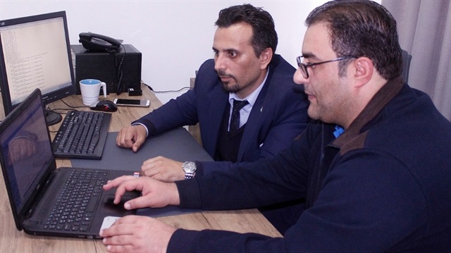 Geliştirilen motoru arama sonucunu bağımsız olarak filtreleyebilen ve kullanıcı sorgusuyla alakalı bu dökümanları ve uzmanları görüntüleyebilen akıllı bir öneri sistemi geliştirilerek tasarlandı.