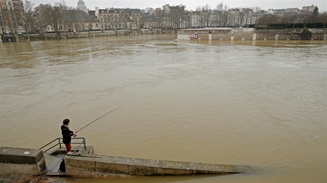 Seine still rising in Paris; Louvre partially closed