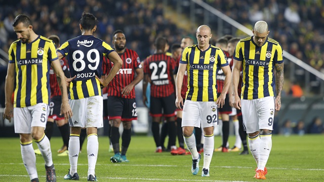 Galatasaray, evinde ağırladığı Fenerbahçe ile 2-2 berabere kaldı Galatasaray, evinde ağırladığı Fenerbahçe ile 2-2 berabere kaldı