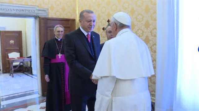 Cumhurbaşkanı Erdoğan, Papa görüşmesinden ilk görüntüler